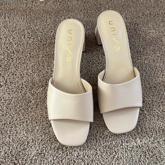 Unisa Women's Cream heeled Sandals - Picture 6 of 6